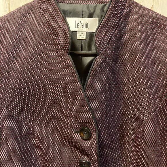 Blazer by Le suit￼￼ Size 10 - Picture 2 of 4